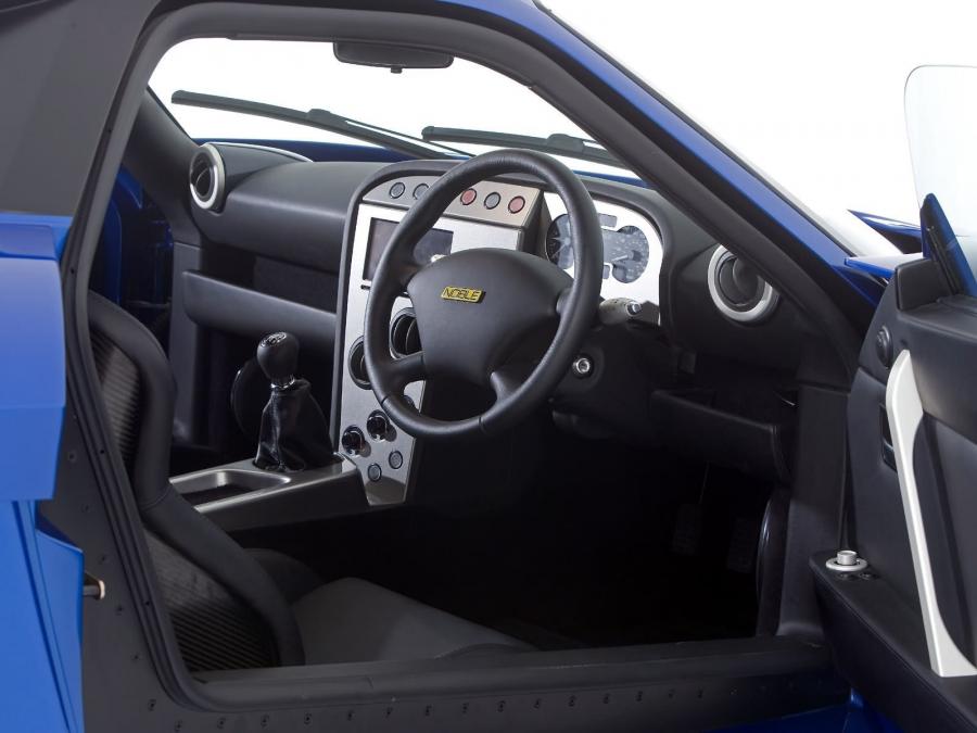 Интерьер Noble M15 2005 года  (фото 6 из 29)
